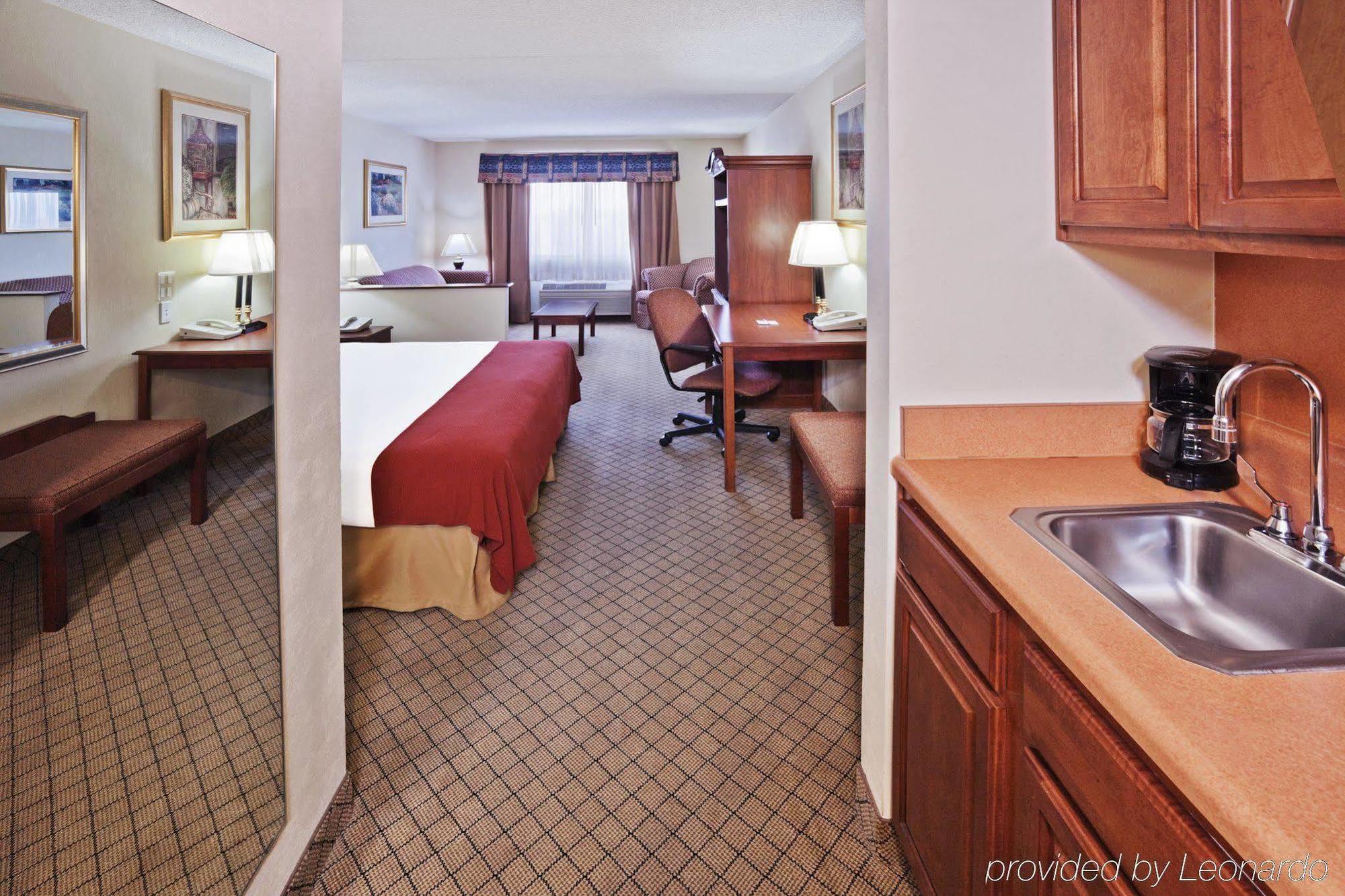 Holiday Inn Express Hotel And Suites Mesquite By Ihg Room photo